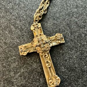 Gold Vintage Whiting & Davis Ornate Cross Pendant Necklace